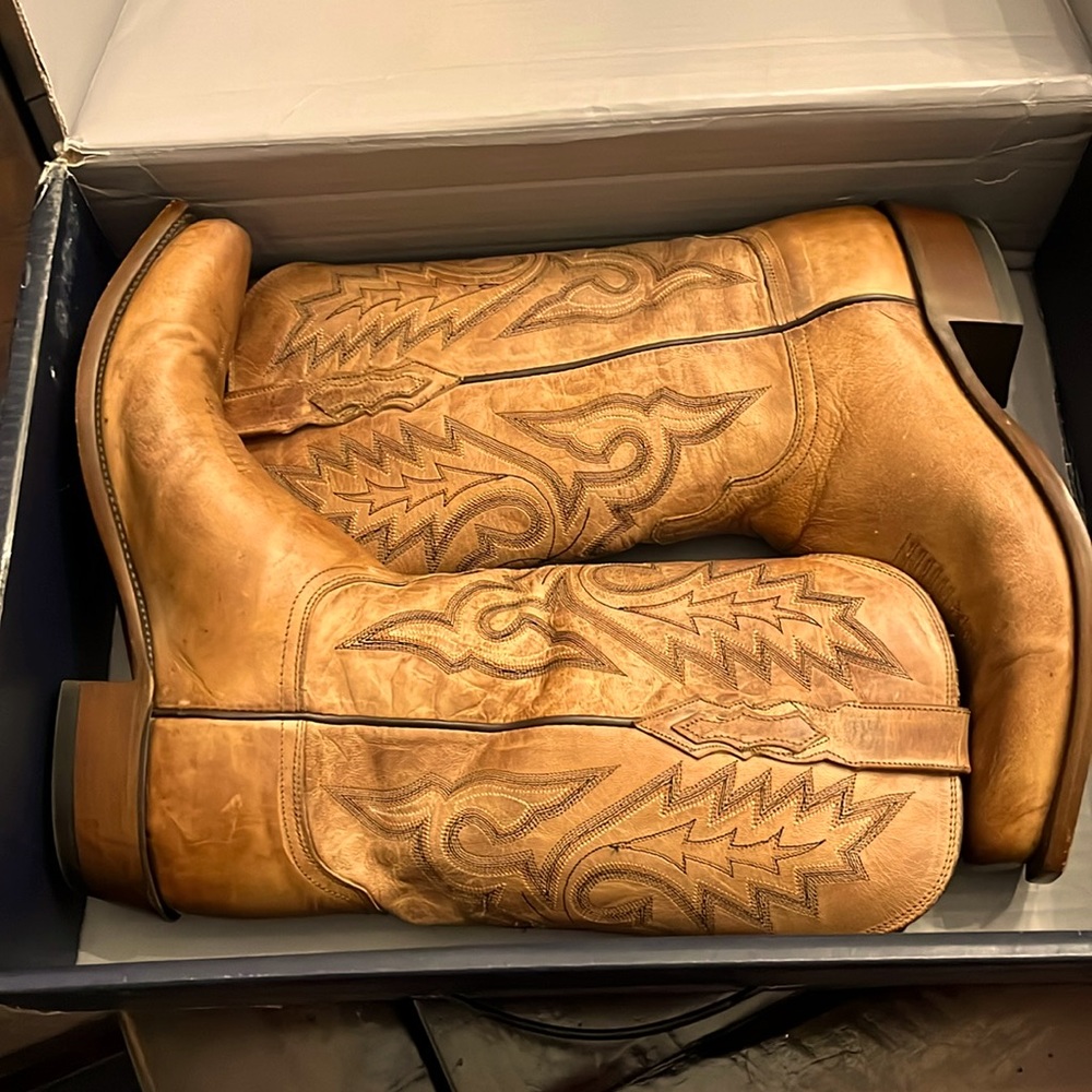Lucchese handcrafted 1883 ‘Mad Dog’ goatskin boots - barely worn - Tan 10.5/D